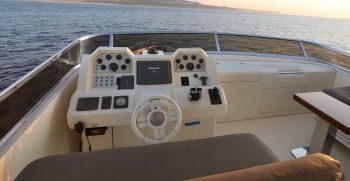 Buy Yachts Azimut 95 www.yachts.sc Yachts Broker Yachts Seller Seychelles Yachts Market Best Yachts for Sale (129)